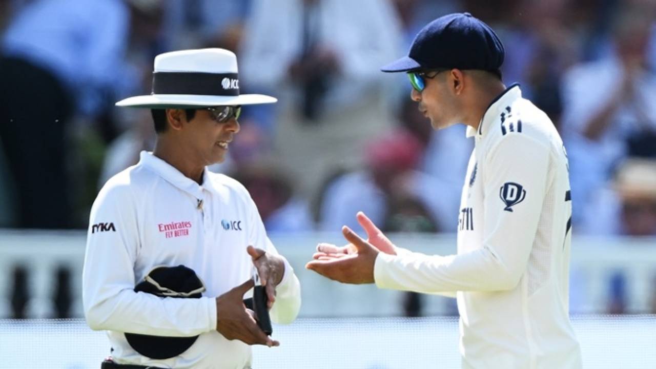 Shubman Gill wasn't happy when umpire Sharfuddoula didn't agree for a ball change, England vs India, 3rd Test, Lord's, London, 1st day, July 10, 2025