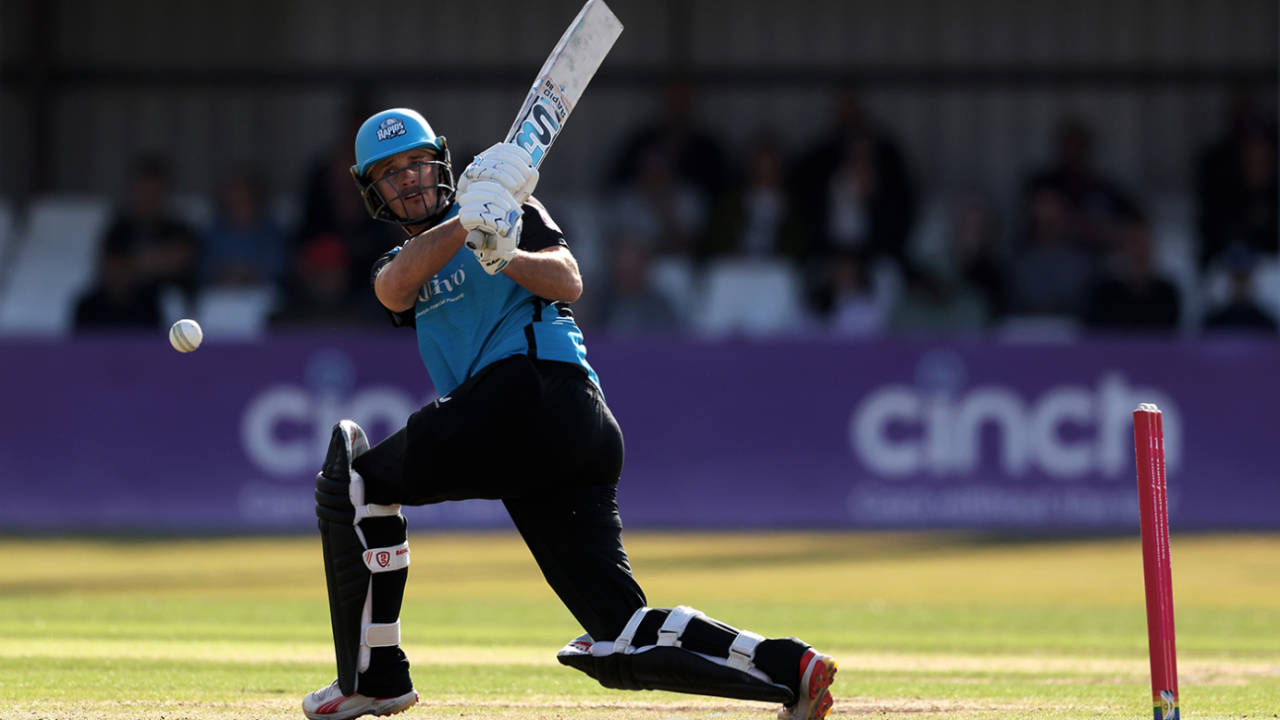 Gareth Roderick swings the ball leg side, Vitality Blast Men, Northamptonshire Steelbacks vs Worcestershire Rapids, Northampton, July 06, 2025