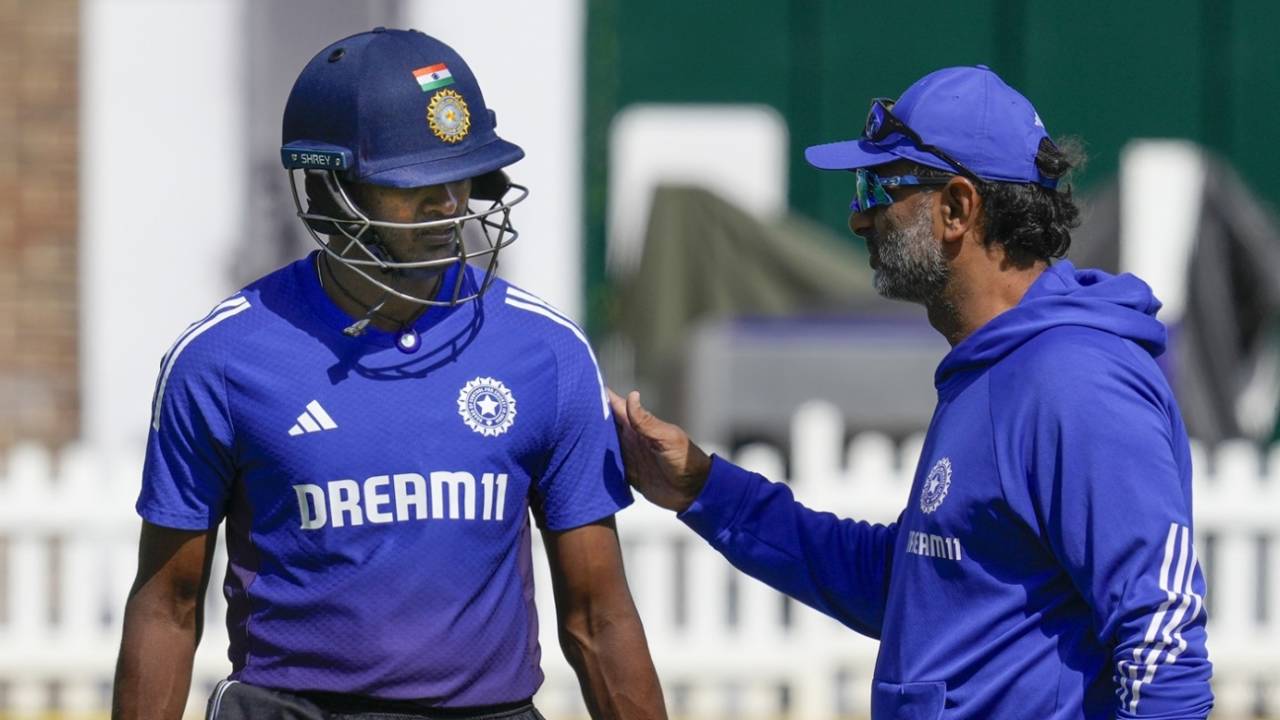 B Sai Sudharsan has a chat with batting coach Sitanshu Kotak, England vs India, 3rd Test, Lord's, July 9, 2025