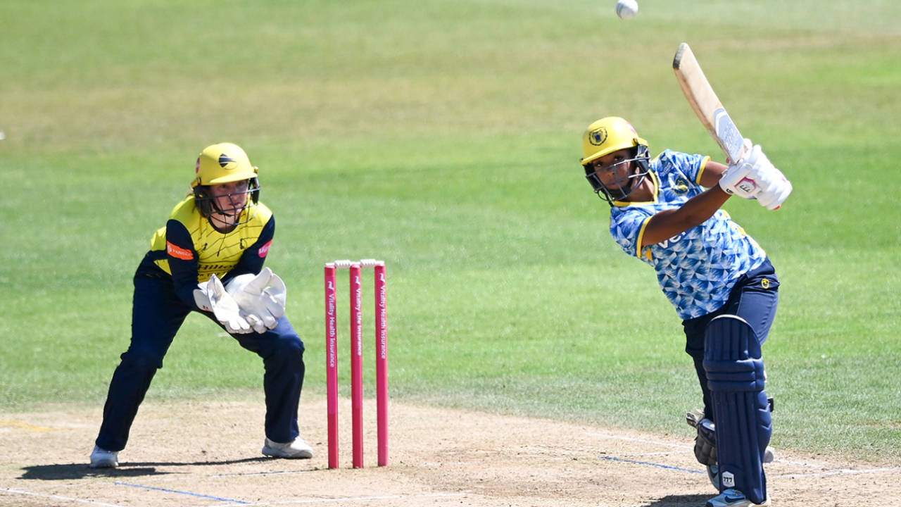 Davina Perrin goes over the off side during her 48-ball 70, Hampshire vs Birmingham, Women's T20 Blast, Utilita Bowl, July 13.2025