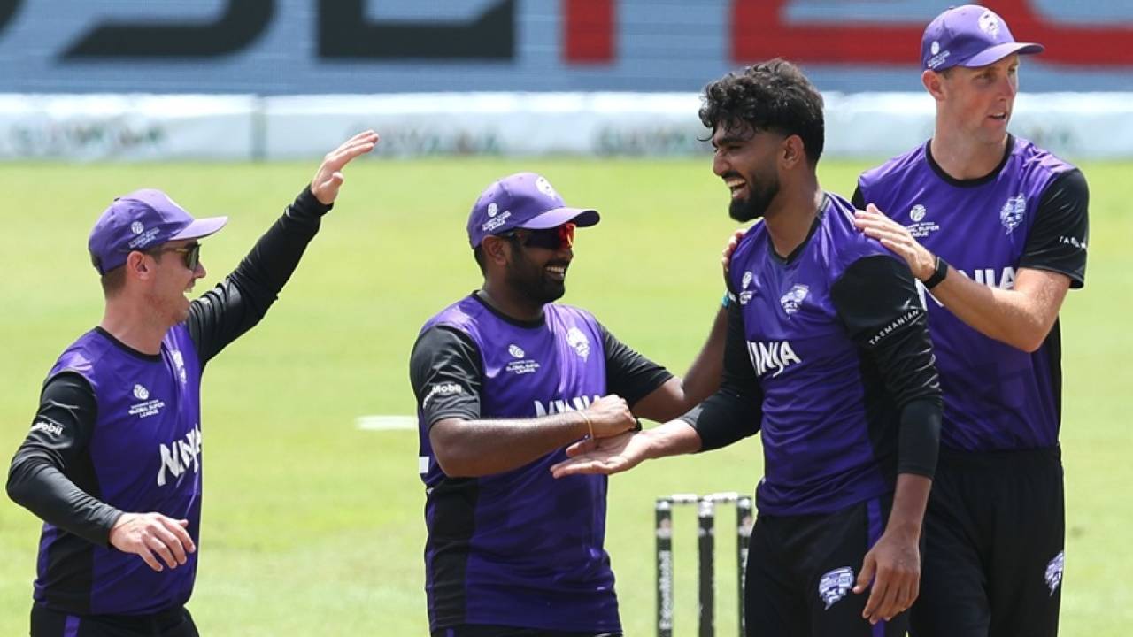 Usama Mir had figures of 4-0-15-3, Hobart Hurricanes vs Rangpur Riders, GSL 2025, Providence, July 13, 2025