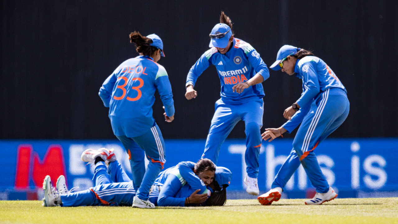 Jemimah Rodrigues takes the plaudits after her catch to dismiss Nat Sciver-Brunt, England vs India, 1st women's ODI, Southampton, July 16, 2025