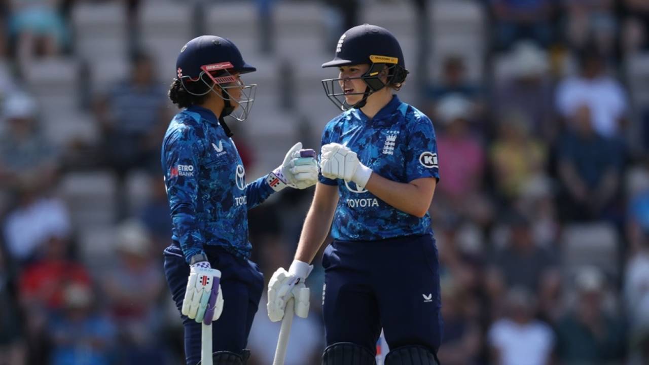 Sophia Dunkley and Alice Davidson-Richards put on a 106-run stand, England vs India, 1st women's ODI, Southampton, July 16, 2025