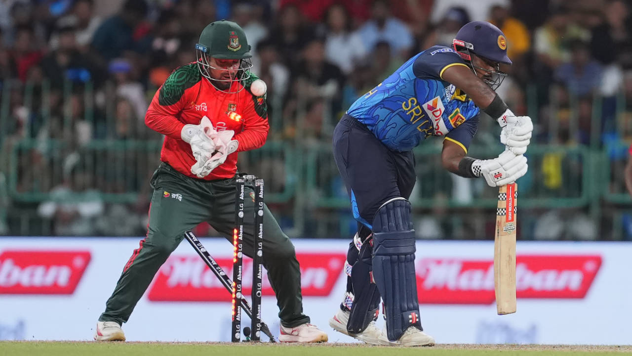 Charith Asalanka loses his stumps, Sri Lanka vs Bangladesh, 3rd T20I, Colombo (RPS), July 16, 2025