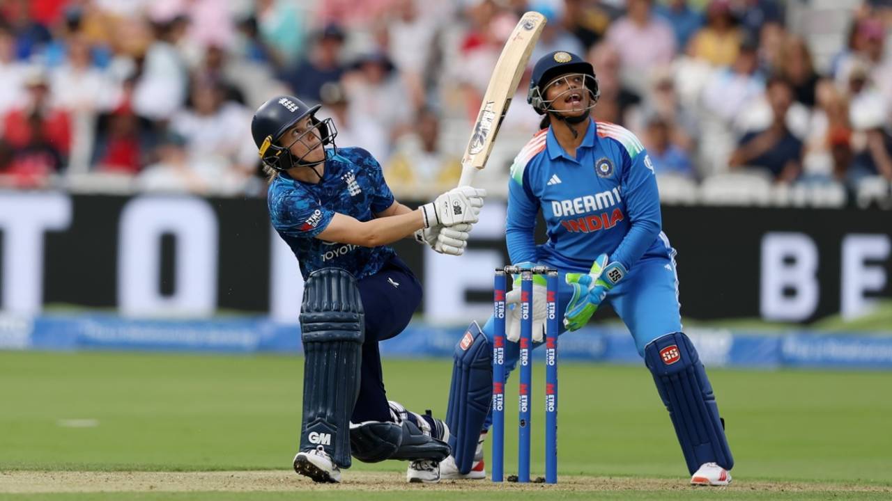 Amy Jones brings out the slog sweep, England vs India, 2nd women's ODI, Lord's, London, July 19, 2025