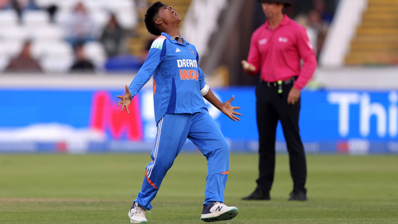 Kranti Goud screams in delight on completing a maiden five-for, England vs India, 3rd women's ODI, Durham, July 22, 2025