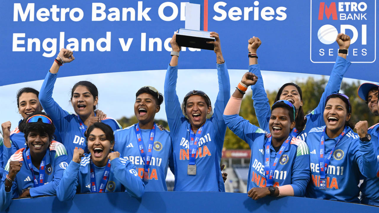 Harmanpreet Kaur holds the series trophy aloft, England vs India, 3rd women's ODI, Durham, July 22, 2025