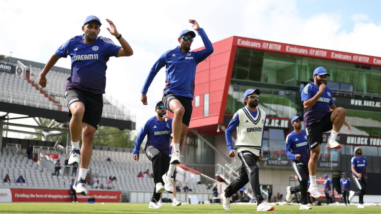 Anshul Kamboj, Prasidh Krishna, Shardul Thakur and others warm up, England vs India, 4th Test, Manchester, July 22, 2025