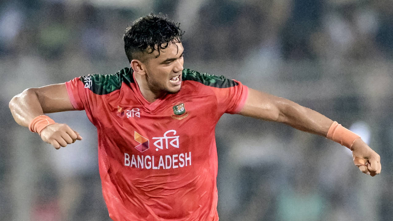 Taskin Ahmed's three-for included two wickets in the final over, Bangladesh vs Pakistan, 3rd T20I, Mirpur, July 24, 2025