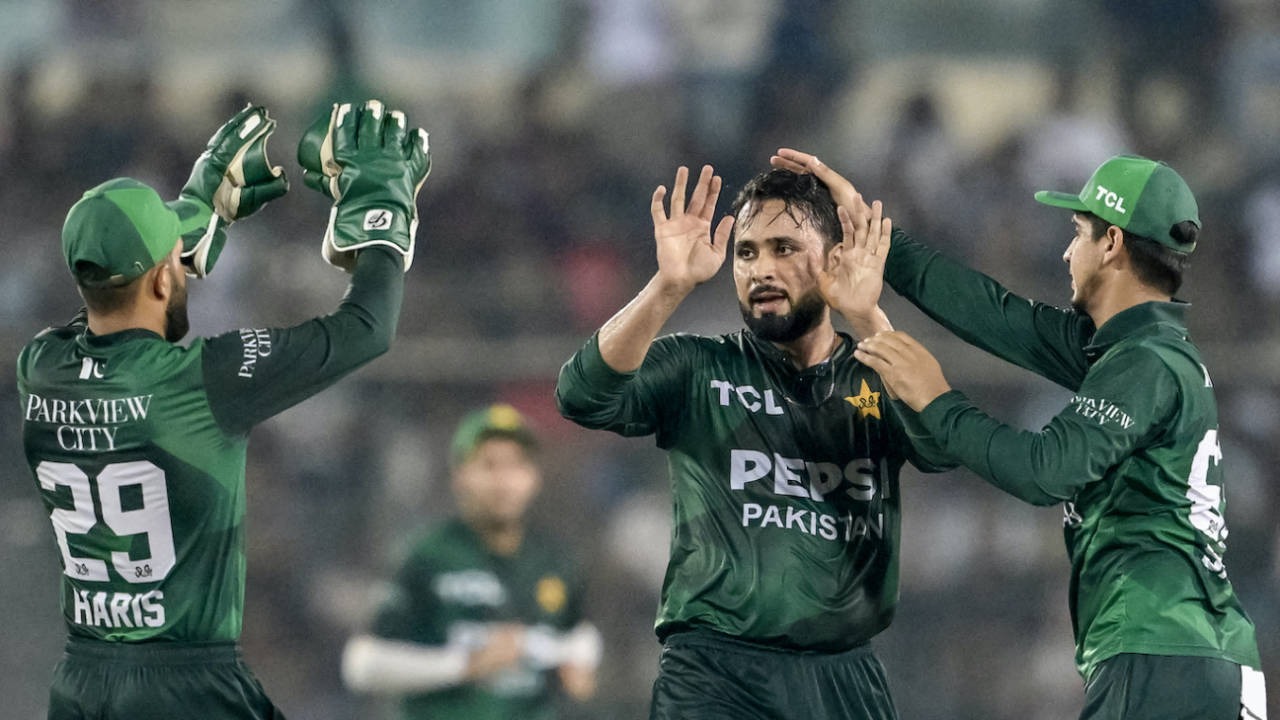 Faheem Ashraf got his three-for within the powerplay, Bangladesh vs Pakistan, 3rd T20I, Mirpur, July 24, 2025