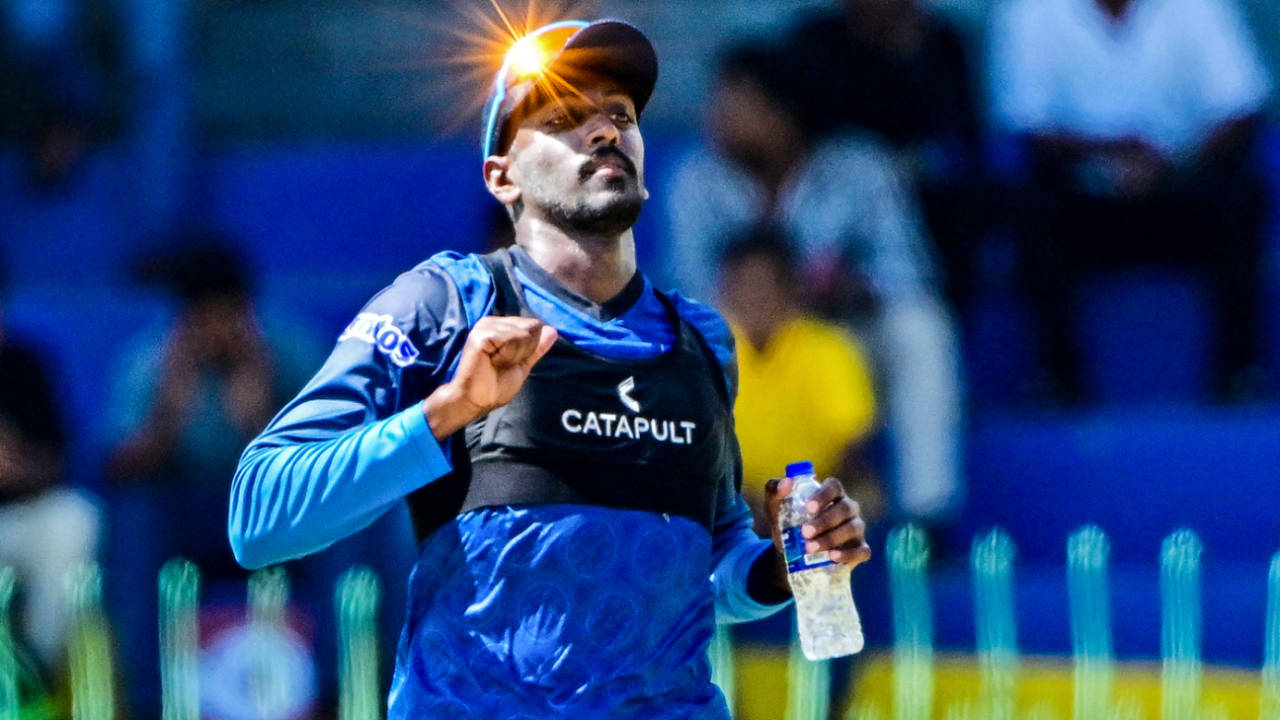 The light catches Milan Rathnayake as he runs on the field, Sri Lanka vs Bangladesh, 1st ODI, Colombo (RPS), July 2, 2025