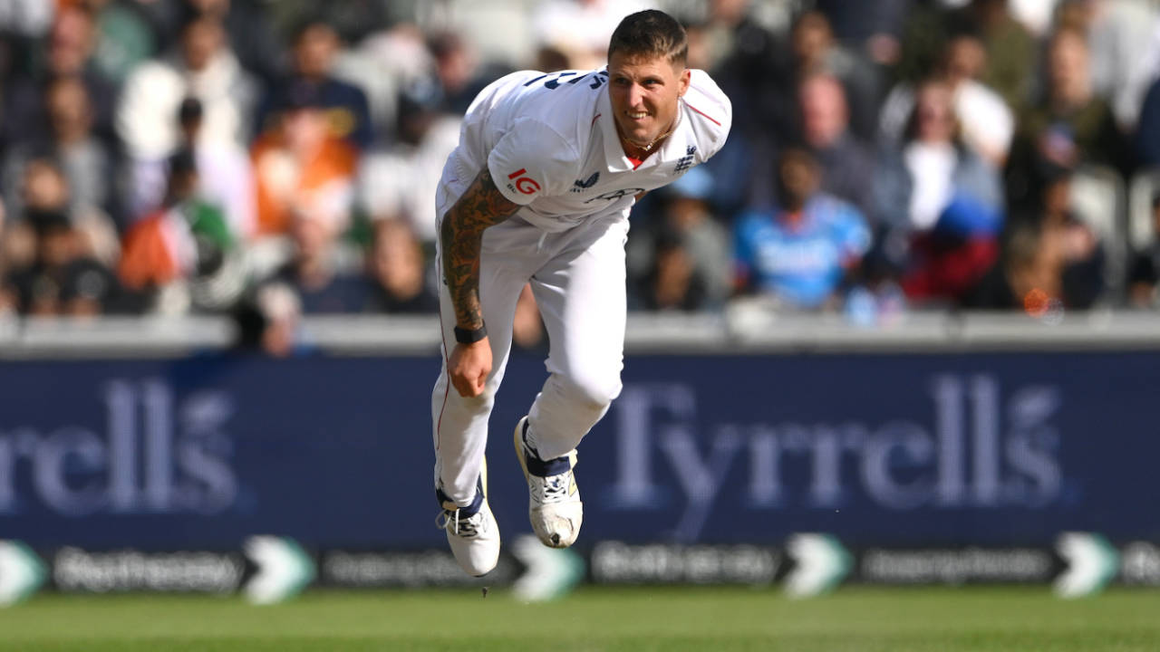 Brydon Carse bowled three no-balls in his first ten overs, England vs India, 4th Test, Manchester, 4th day, July 26, 2025