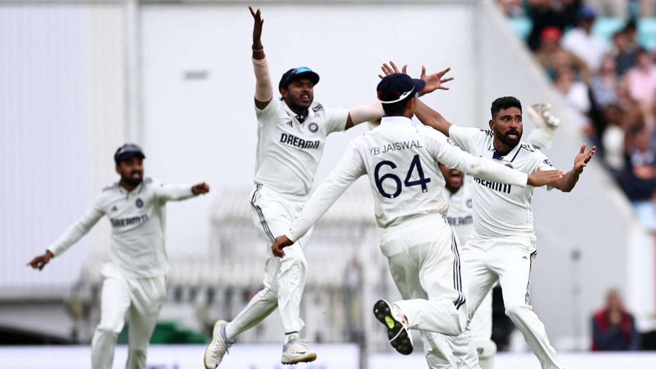The India fielders appeal for Jamie Smith's wicket, England vs India, 5th Test, 5th Day, The Oval, August 4, 2025