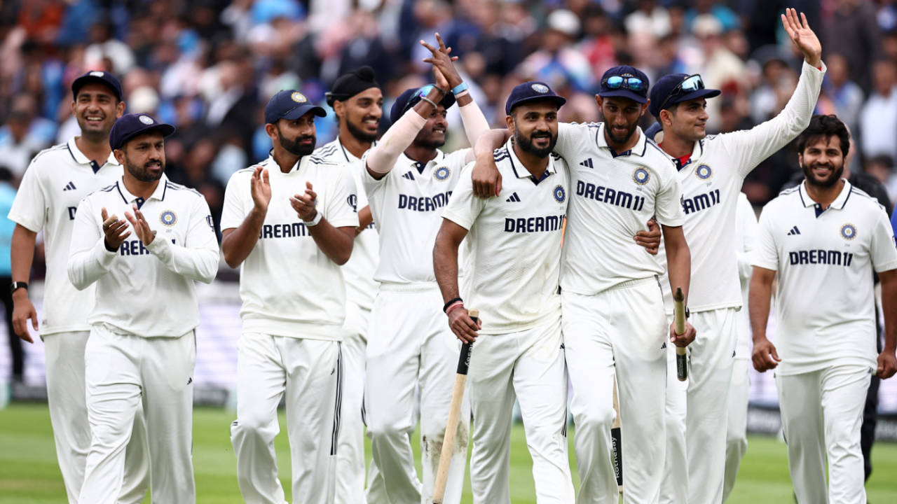 The India team soaks in the applause after their victory, England vs India, 5th Test, 5th day, The Oval, August 4, 2025