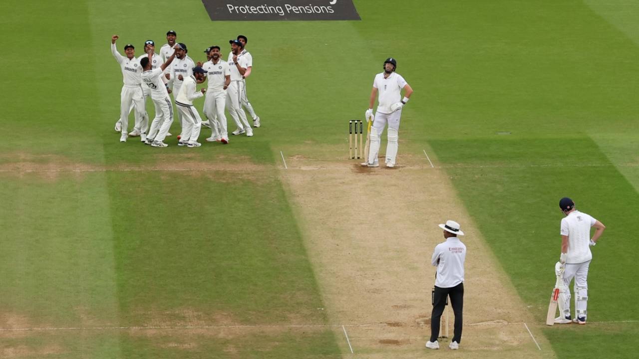 India celebrate Jamie Overton's wicket, England vs India, 5th Test, 5th day, The Oval, August 4, 2025