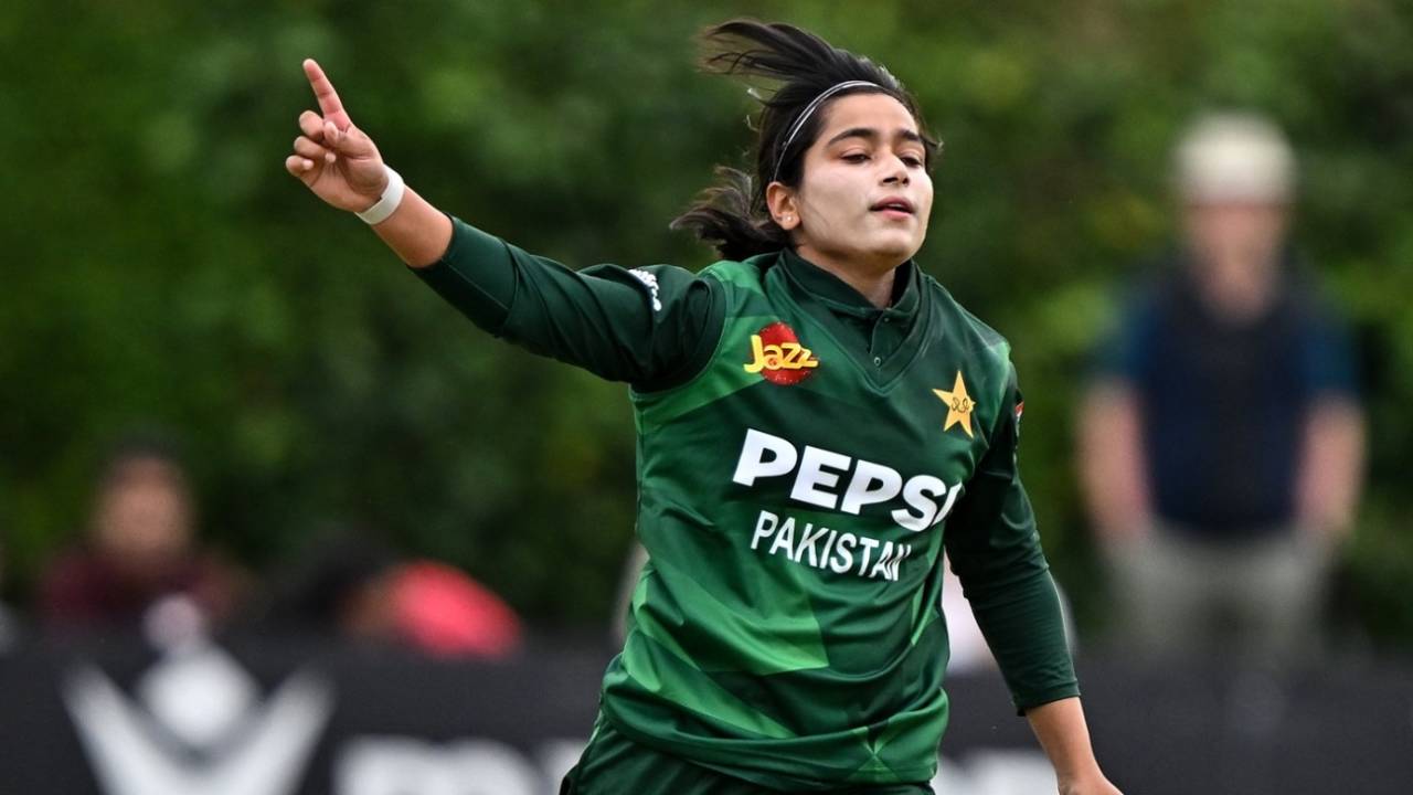 Fatima Sana took her first T20I four-for, Ireland vs Pakistan, 1st Women's T20I, Dublin, August 6, 2025
