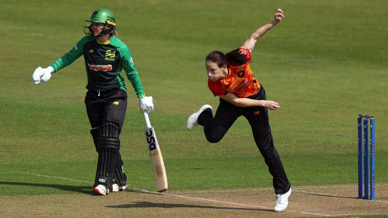 Megan Schutt lets one go, Southern Brave vs Birmingham Phoenix, Women's Hundred, Suothampton, August 10, 2025