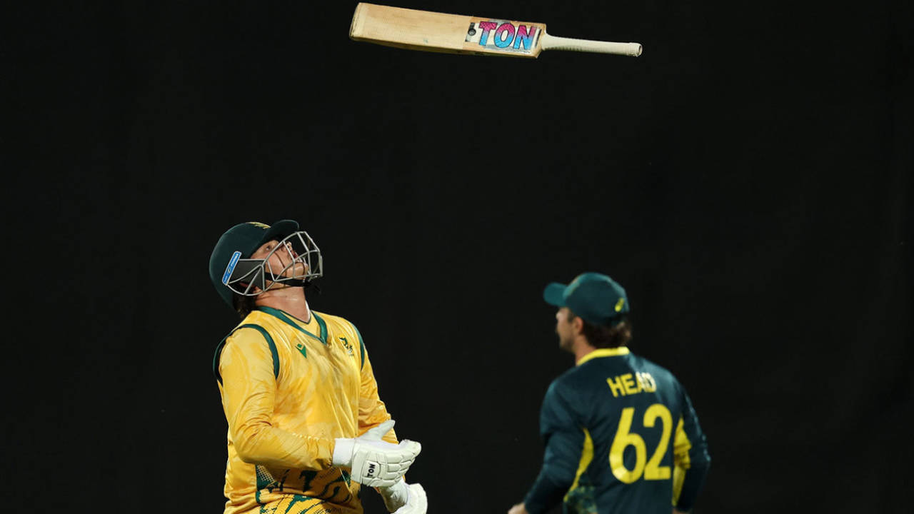 Lhuan-dre Pretorius tossed his bat in frustration, Australia vs South Africa, 1st T20I, Marrara Oval, Darwin, August 10, 2025