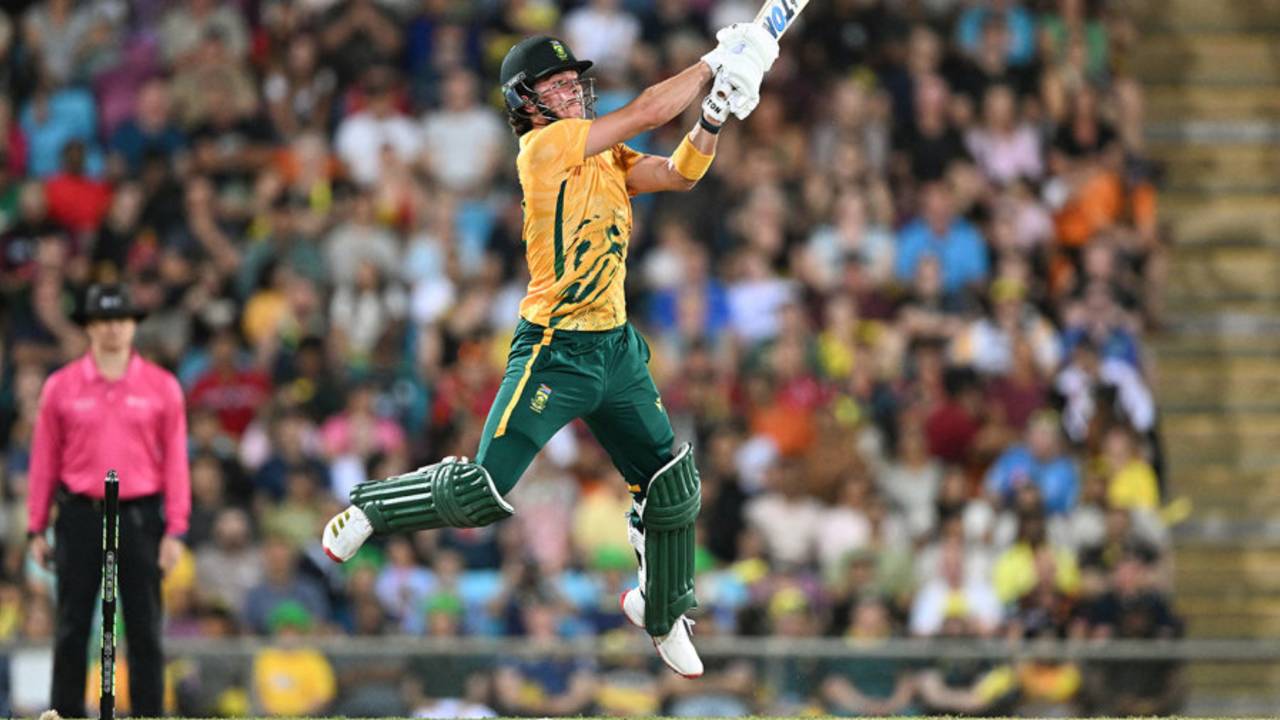 Dewald Brevis goes airborne, Australia vs South Africa, 2nd T20I, Darwin, August 12, 2025
