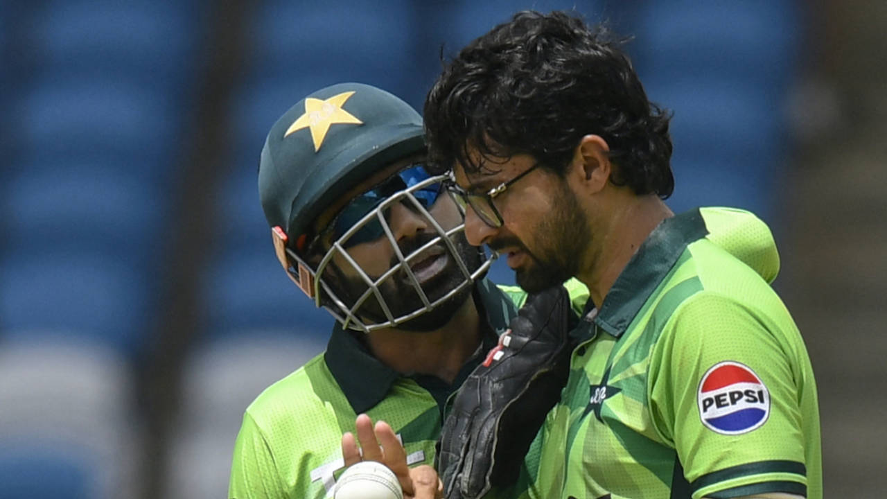 Mohammad Rizwan gets into Abrar Ahmed's ear, West Indies vs Pakistan, 3rd ODI, Tarouba, August 12, 2025