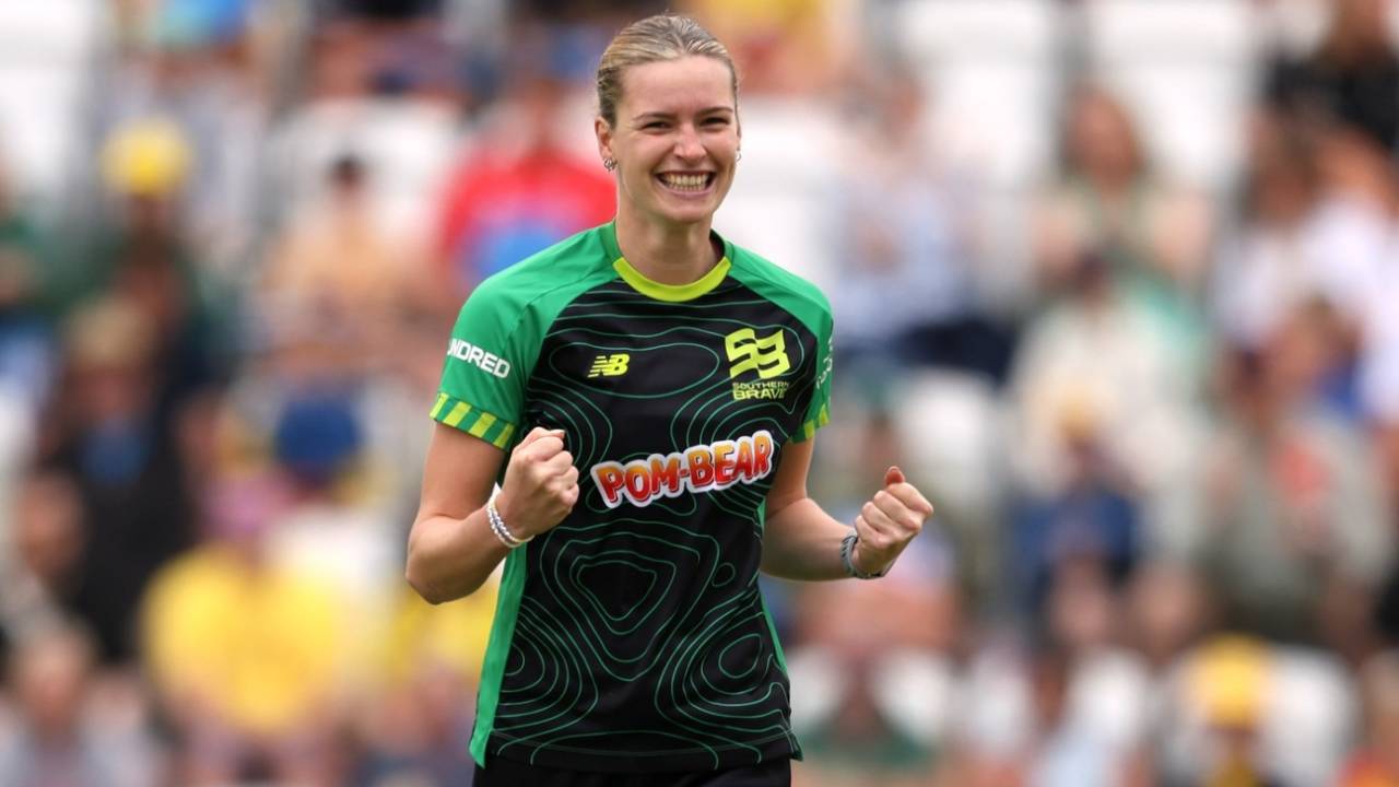 Lauren Bell celebrates after taking the wicket of Ash Gardner, Trent Rockets vs Southern Brave, Women's Hundred, Nottingham, August 16, 2025