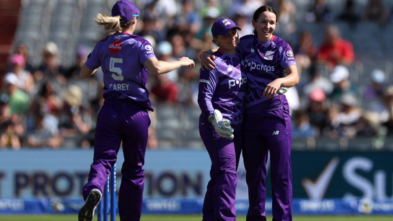 Kate Cross combined with Bess Heath to remove Kathryn Bryce, Manchester Originals vs Northern Superchargers, Women's Hundred, Old Trafford, August 17, 2025