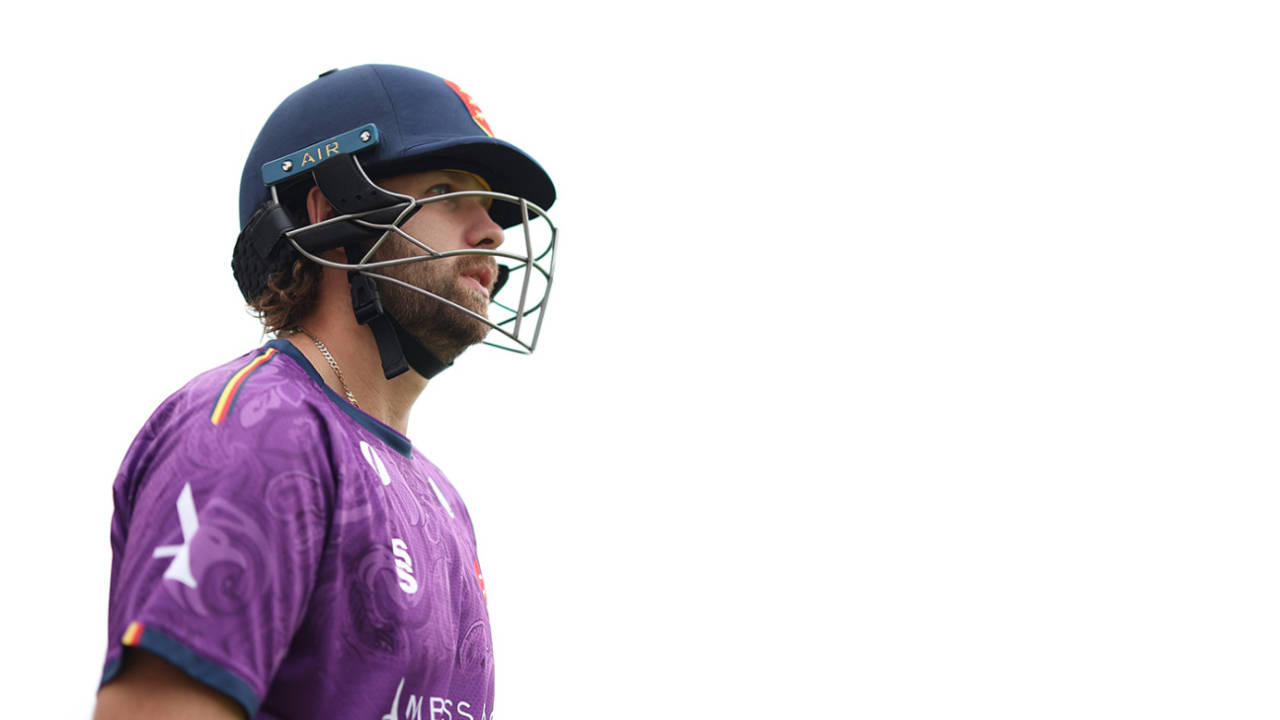 Matt Critchley walks out to bat, Metro Bank One Day Cup, Hampshire vs Essex, Utilita Bowl, August 07, 2025