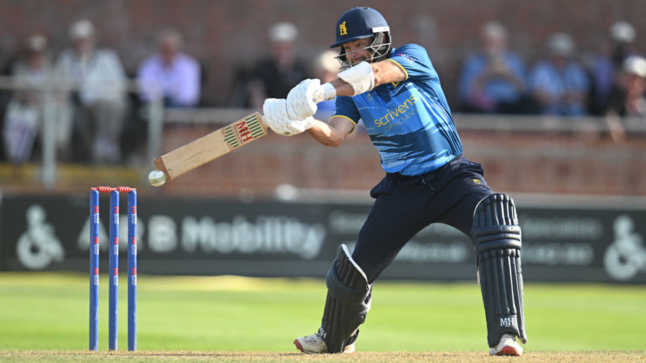 Jake Lintott's rapid fifty took Warwickshire over the line, Metro Bank One Day Cup, Somerset vs Warwickshire, Taunton, August 17, 2025