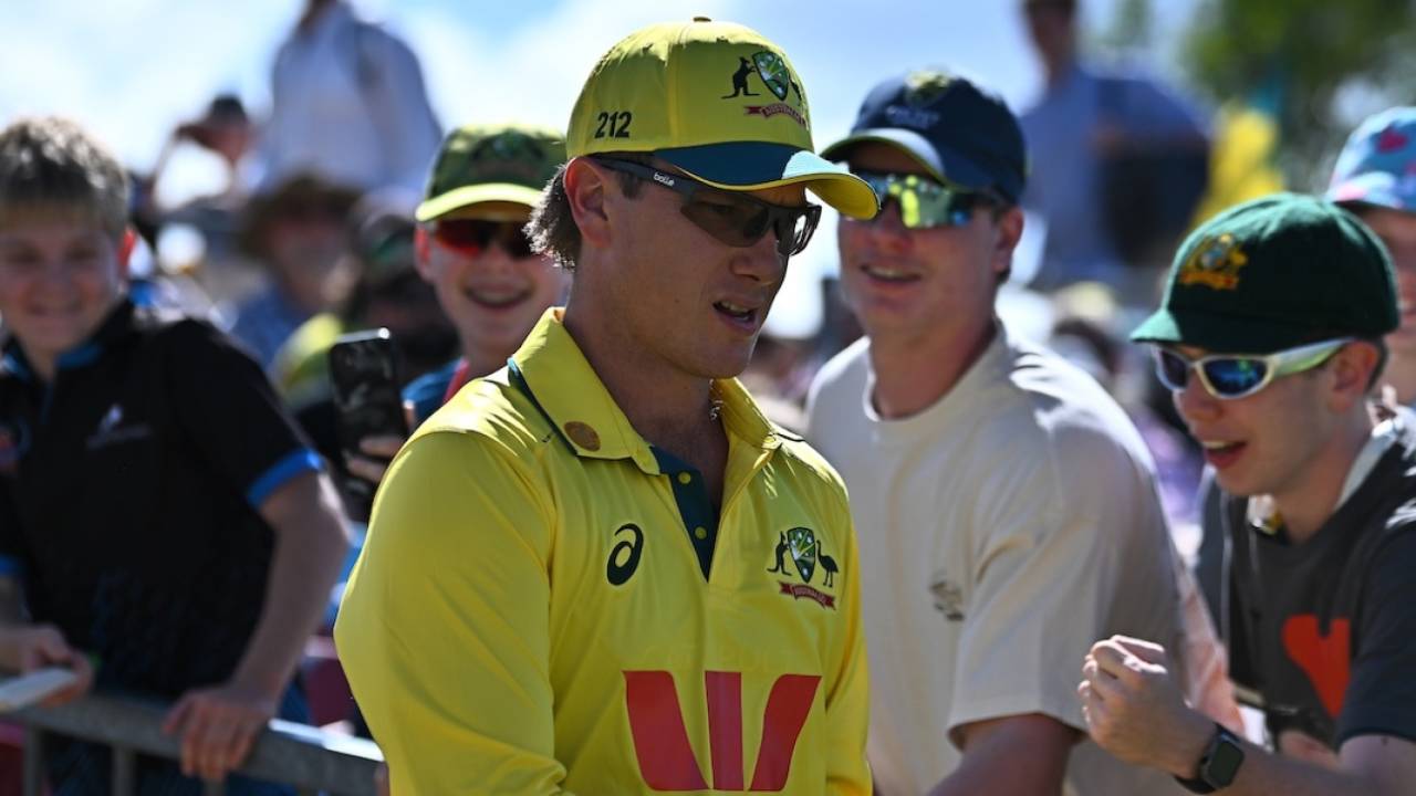 Adam Zampa takes the field, Australia vs South Africa, 1st ODI, Cairns, August 19, 2025