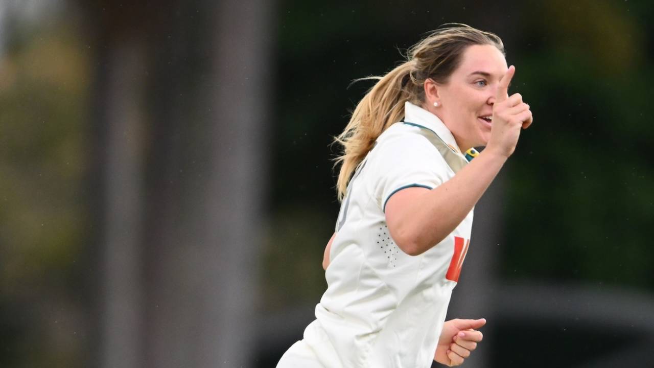 Georgia Prestwidge picked up three wickets before the rain delay, Australia A vs India A, Only unofficial Test, Brisbane, 1st day, August 21, 2025