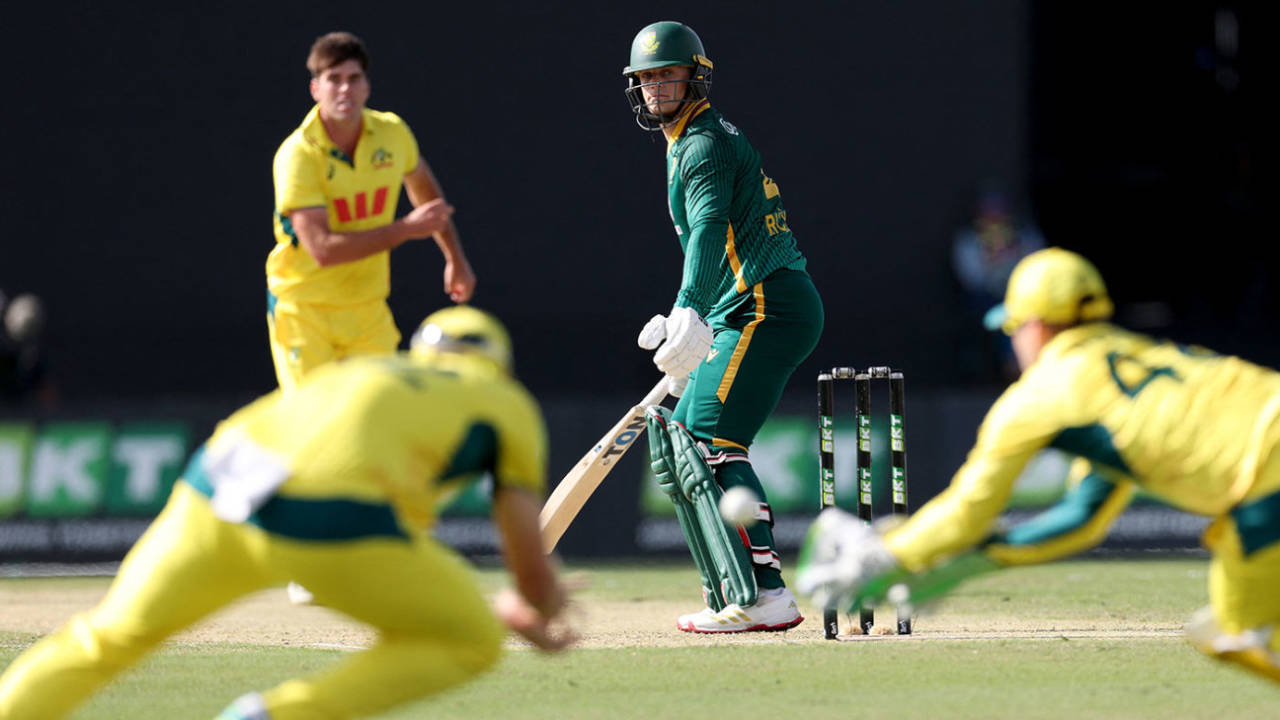 Ryan Rickelton edged behind to a diving Josh Inglis, Australia vs South Africa, 2nd ODI, Mackay, August 22, 2025