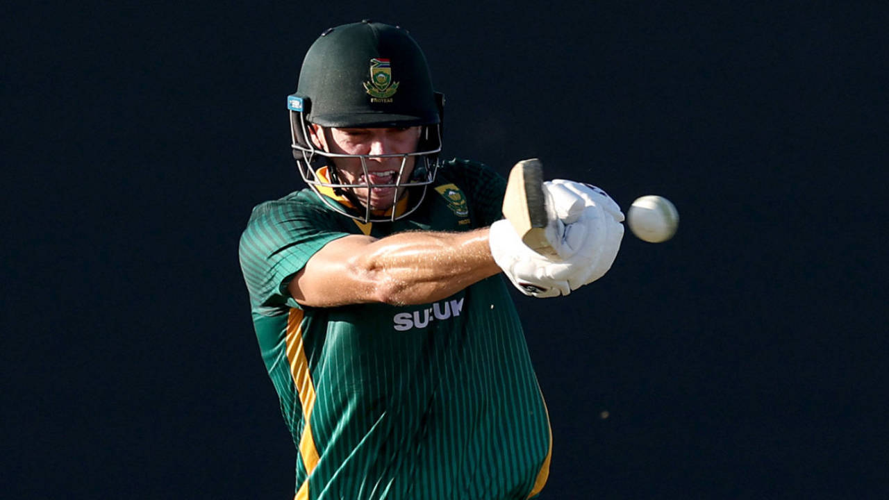 Tristan Stubbs takes on the short ball, Australia vs South Africa, 2nd ODI, Mackay, August 22, 2025