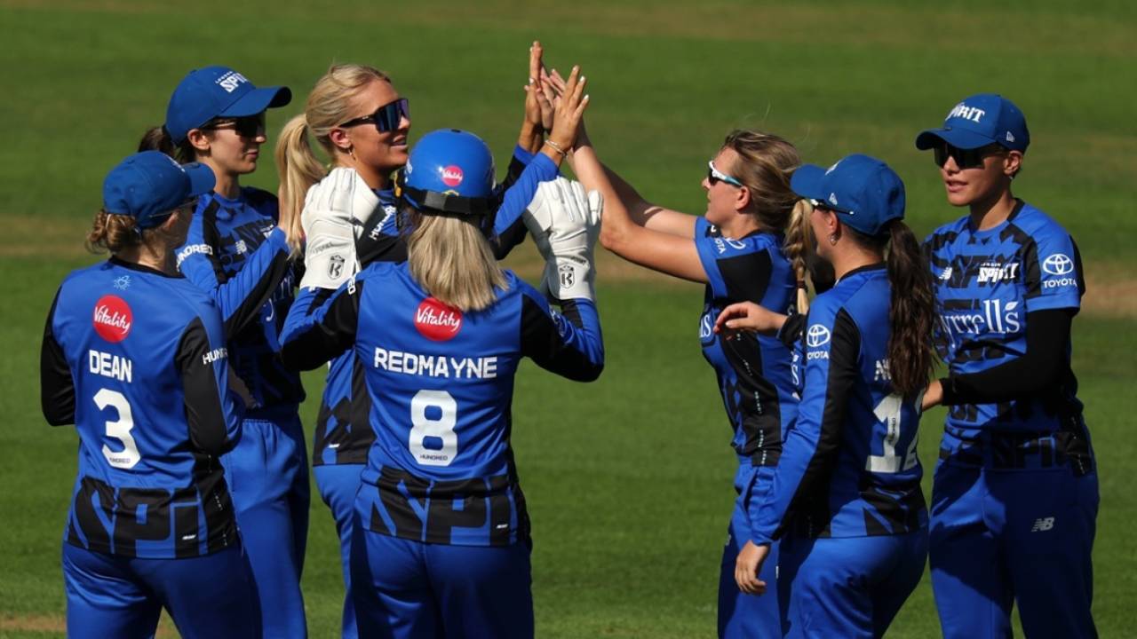 Sarah Glenn picked the key wicket of Lauren Winfield-Hill, Oval Invincibles vs London Spirit, Women's Hundred, The Oval, August 25, 2025