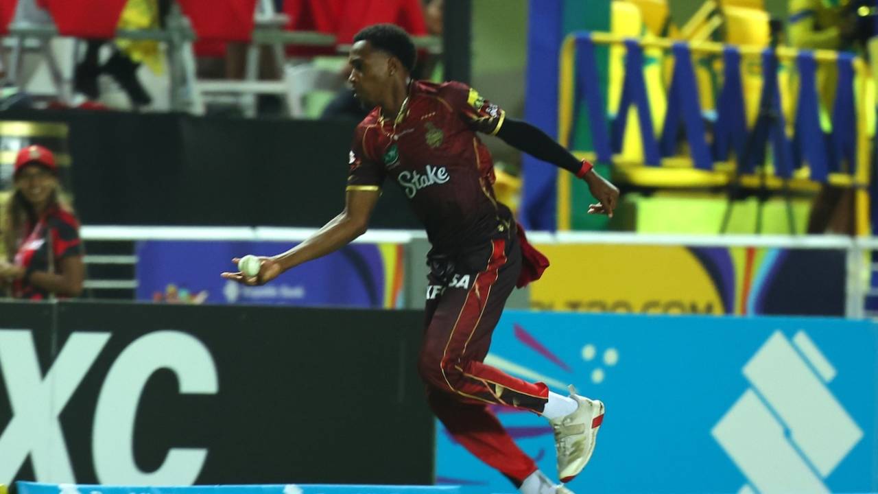 McKenny Clarke took a remarkable one-handed running catch in the deep, Trinbago Knight Riders vs Antigua and Barbuda Falcons, CPL, Tarouba, August 27, 2025