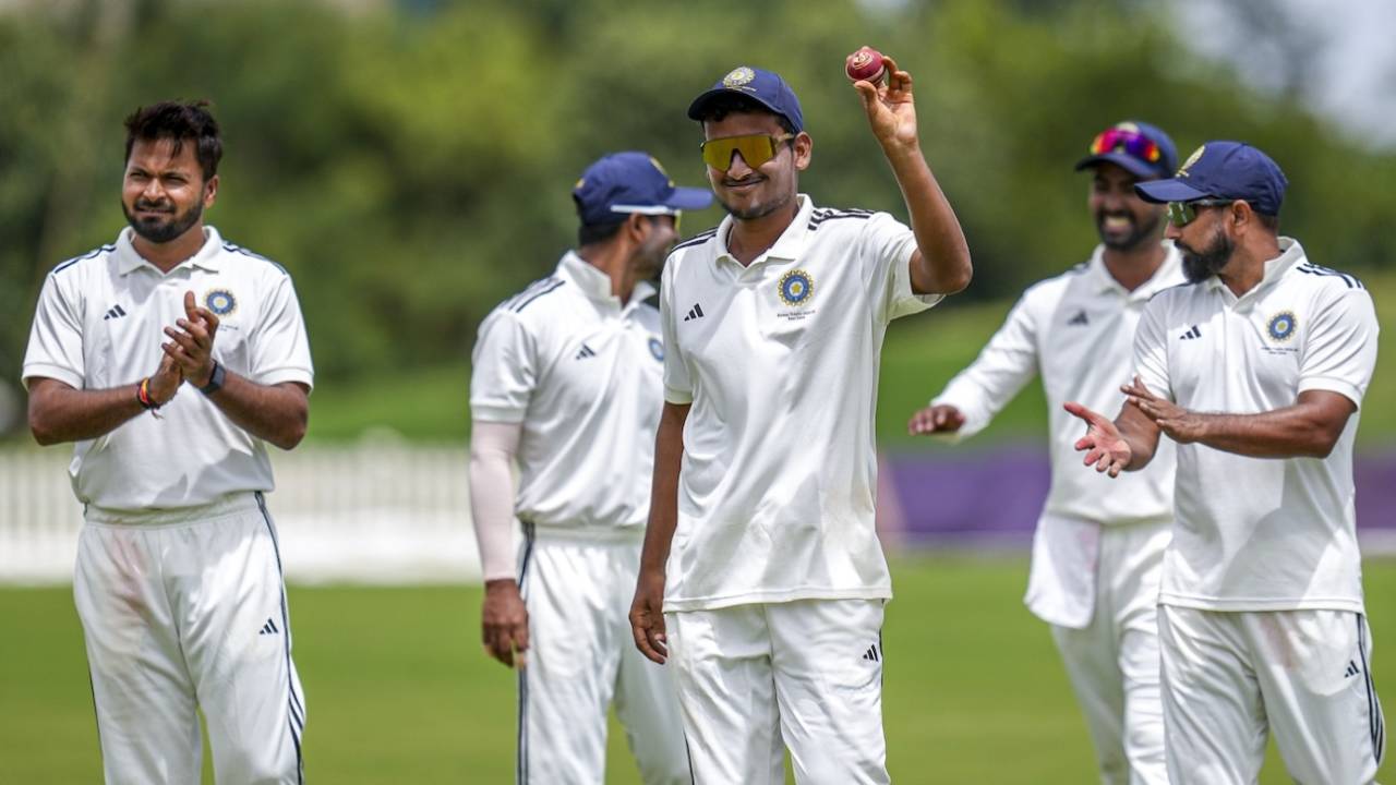 Manishi finished with six wickets, North Zone vs East Zone, Duleep Trophy quarter-final, 2nd day, Bengaluru, August 29, 2025