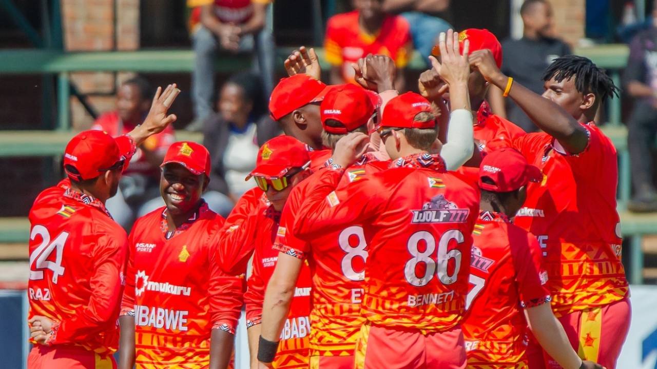 Richard Ngarava celebrates with his teammates, Zimbabwe vs Sri Lanka, 1st ODI, Harare, August 29, 2025