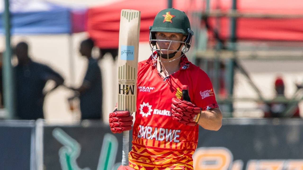Ben Curran raises his bat, Zimbabwe vs Sri Lanka, 2nd ODI, Harare, August 31, 2025