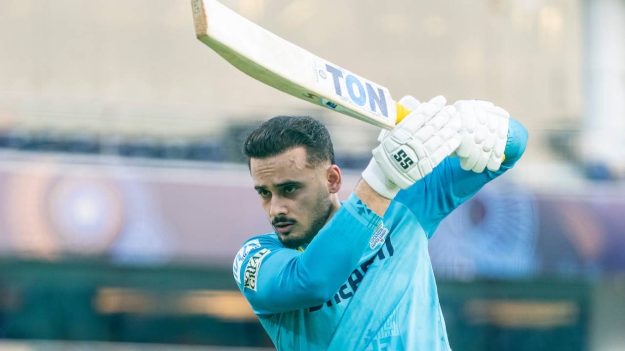Abdul Samad warms up before the match, Lucknow Super Giants vs Royal Challengers Bengaluru, IPL 2025, Lucknow, May 27, 2025
