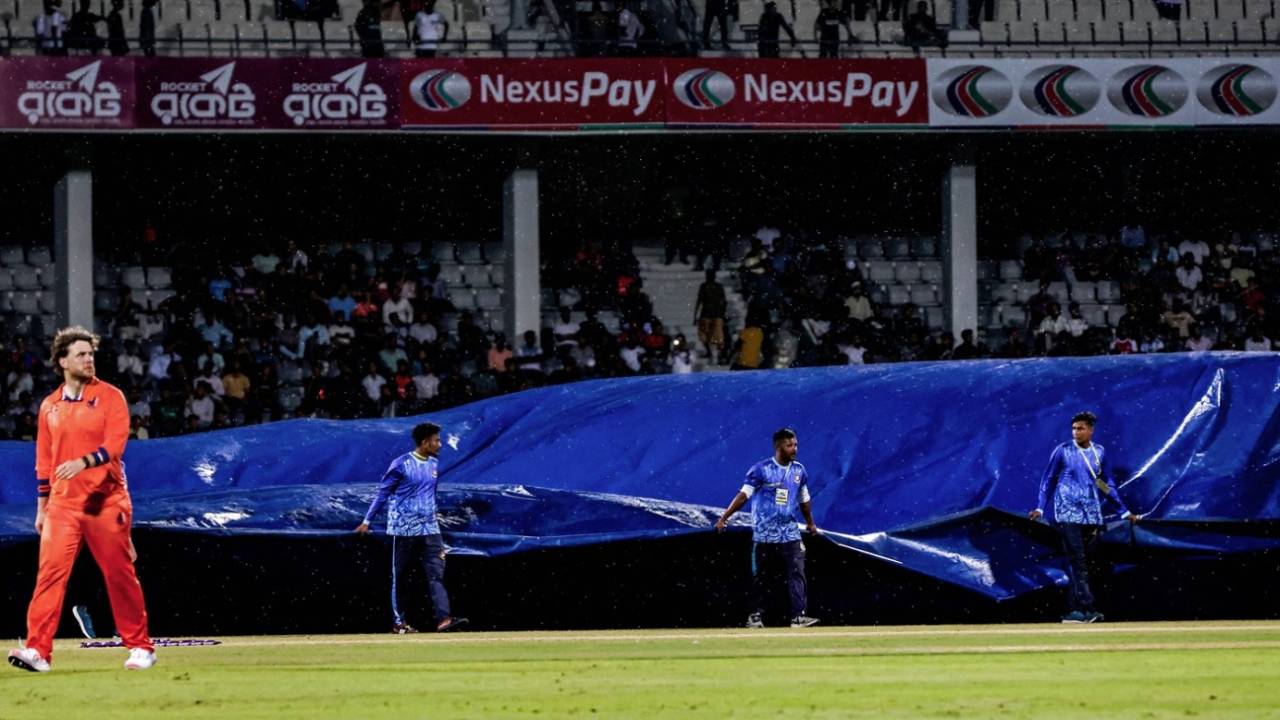 The covers come on, Bangladesh vs Netherlands, 3rd T20I, Sylhet, September 3, 2025