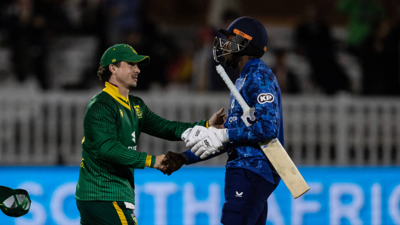 Matthew Breetzke and Jofra Archer shake hands after a tight tussle, England vs South Africa, 2nd ODI, Lord's, September 4, 2025