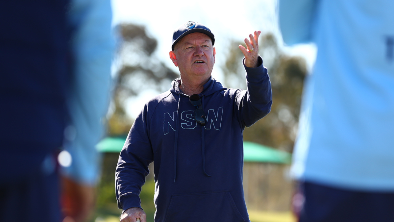 Greg Shipperd addresses his players, Victoria vs New South Wales, One-Day Cup, Junction Oval, September 29, 2023