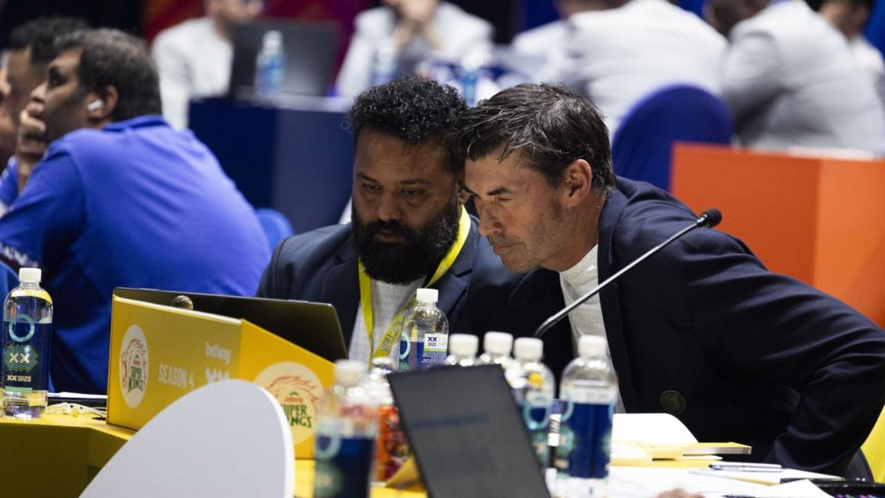 Joburg Super Kings' Stephen Fleming in deep discussion, Johannesburg, September 9, 2025