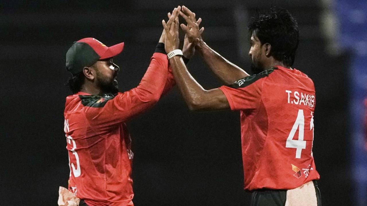 Tanzim Hasan Sakib celebrates a wicket with Litton Das, Bangladesh vs Hong Hong, Men's T20 Asia Cup, Abu Dhabi, September 11, 2025