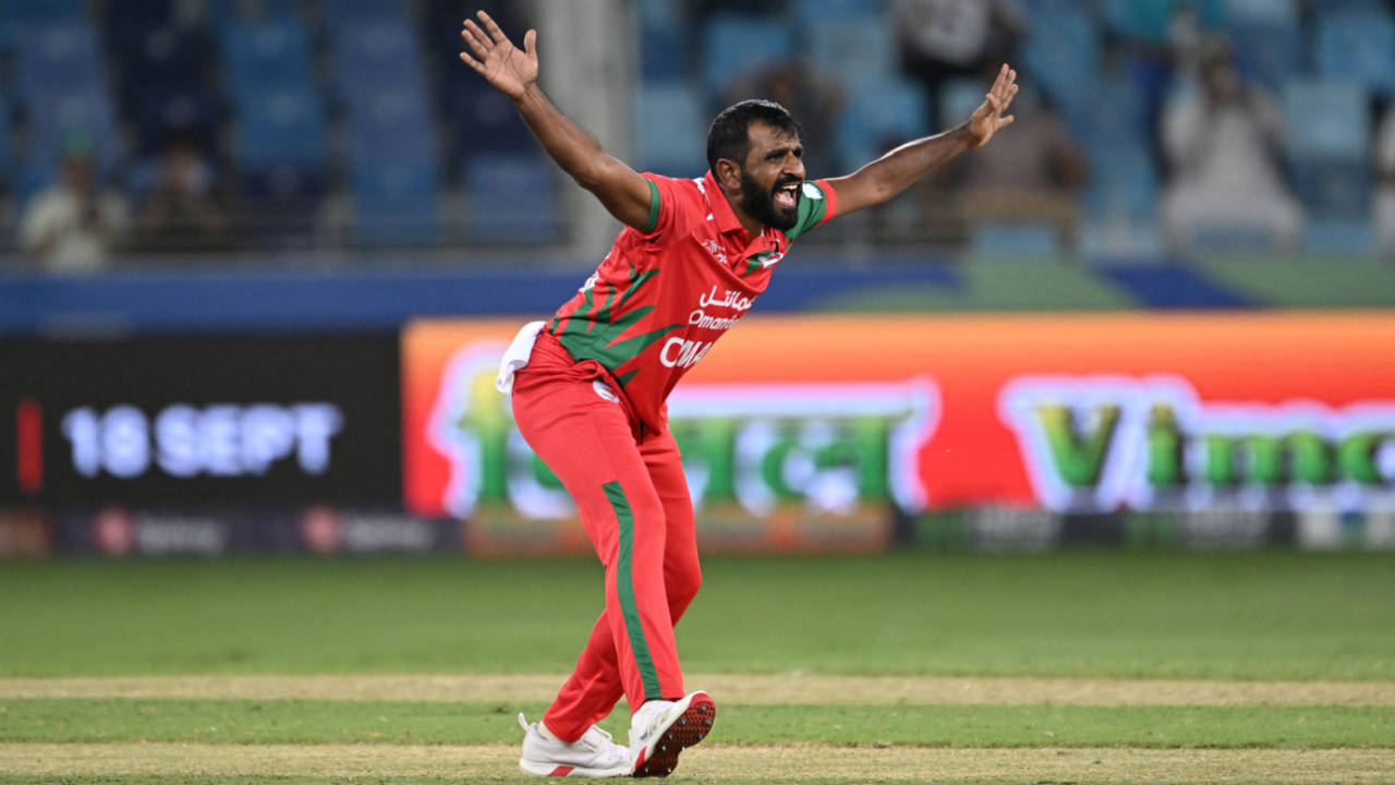 Mohammad Nadeem appeals for a wicket, Pakistan vs Oman, Men's T20 Asia Cup, Dubai, September 12, 2025