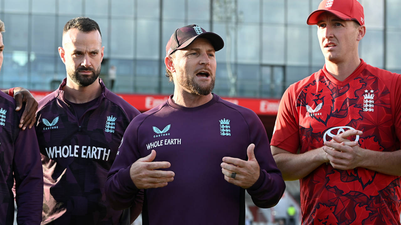 Brendon McCullum address his player in a huddle, England vs South Africa, 2nd Men's T20I, Emirates Old Trafford, Manchester, September 12, 2025