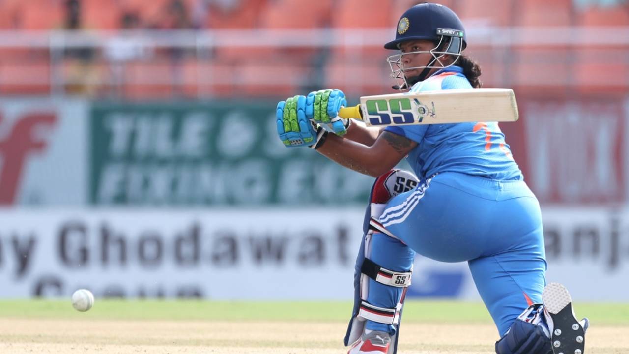 Richa Ghosh sweeps Georgia Wareham, India vs Australia, 2nd women's ODI, New Chandigarh, September 17, 2025