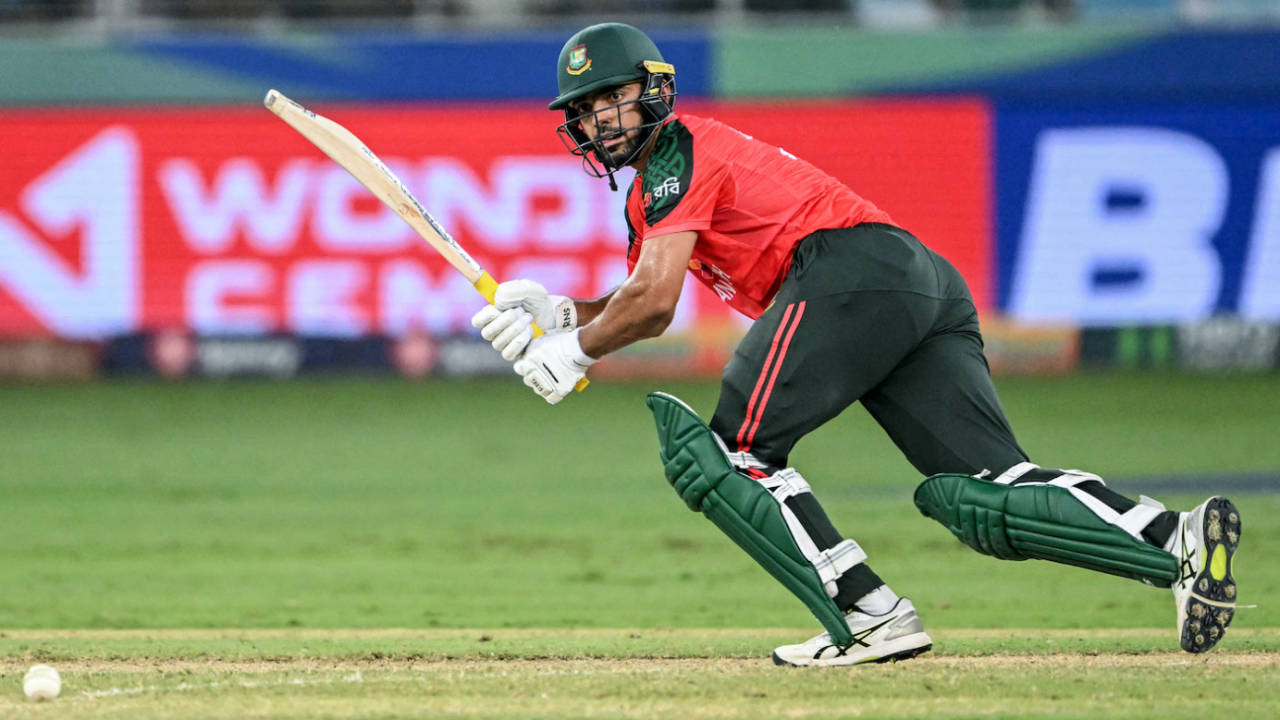 Saif Hassan hit three of his four sixes in the powerplay, Bangladesh vs Sri Lanka, Super Fours, Asia Cup, Dubai, September 20, 2025