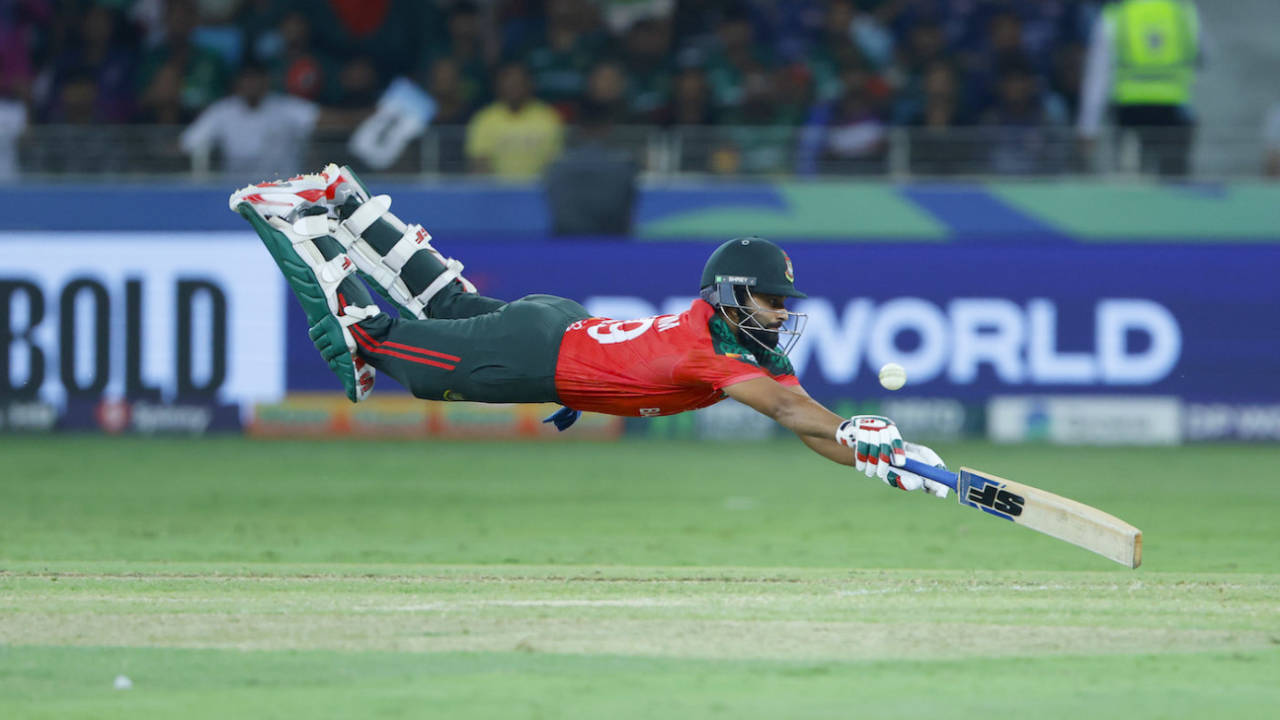 Shamim Hossain's full-stretch dive spares no effort, Bangladesh vs Sri Lanka, Super Fours, Asia Cup, Dubai, September 20, 2025