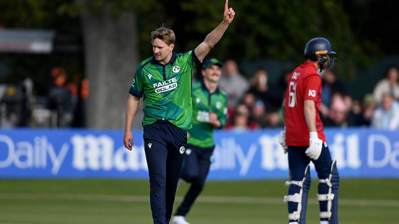Barry McCarthy picked up the wicket of Jos Buttler, Ireland vs England, 3rd T20I, Malahide, September 21, 2025