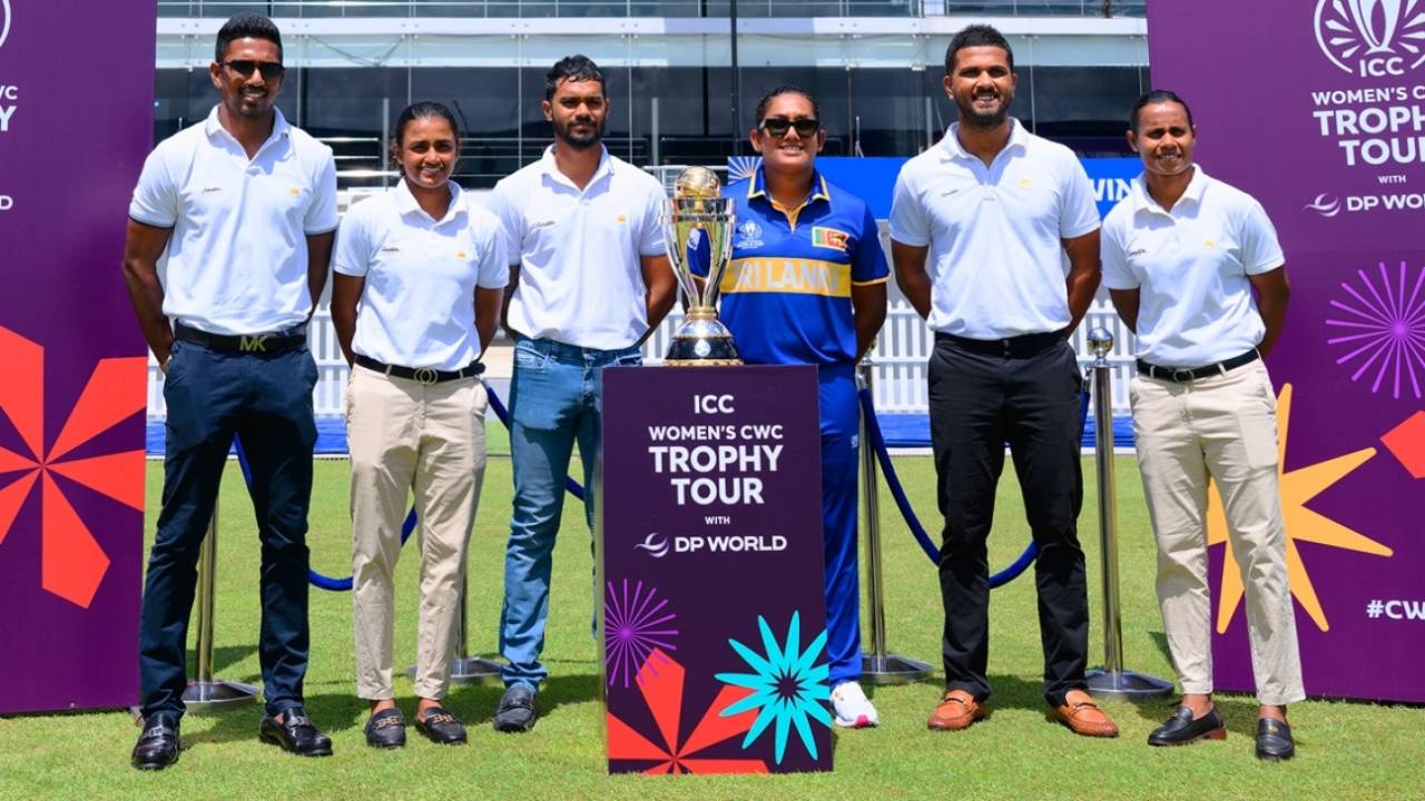 Vishwa Fernando, Harshitha Samarawickrama, Dhananjaya de Silva, Chamari Athapaththu, Dinesh Chandimal and Nilakshika Silva with the Women's World Cup, Colombo, September 22, 2025 